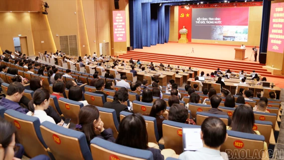 Quán triệt Nghị quyết Đại hội đại biểu Đảng bộ tỉnh Lào Cai lần thứ I và một số văn bản mới của Trung ương