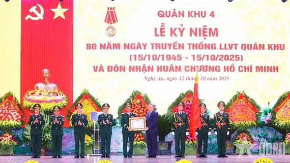 Tổng Bí thư Tô Lâm dự Lễ kỷ niệm 80 năm Ngày truyền thống Lực lượng vũ trang Quân khu 4