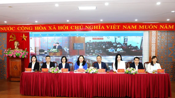 Những người ứng cử đại biểu HĐND tỉnh khóa XVII tiếp xúc cử tri đơn vị bầu cử số 9