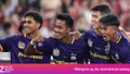HLV Kim Sang-sik cùng đội Đông Nam Á thắng MU