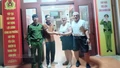 Công an phường Sa Pa tìm lại tài sản cho du khách nước ngoài