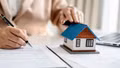 Đang thuê nhà ở xã hội có bị loại khỏi diện đăng ký mua?