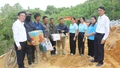Hội LHPN tỉnh Lào Cai thăm, tặng quà cán bộ, công nhân thi công Dự án đường dây 500kV tại xã Thác Bà
