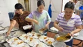 Ấm lòng những suất cơm thiện nguyện