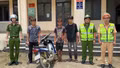 Lào Cai: Xử phạt nam thanh niên chở 3, không đội mũ bảo hiểm từ video người dân cung cấp