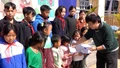Nhiều phần quà dành tặng học sinh tiểu học và THCS xã Chế Tạo