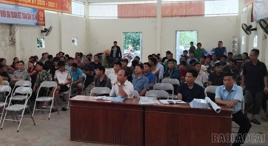 Đại diện chính quyền địa phương, chủ đầu tư và người dân các thôn, bản nơi tuyến đường đi qua tham dự buổi công bố dự án. baolaocai-br_z6999418616880-a13caec52debf2ed793b1459602ebc2d.jpg