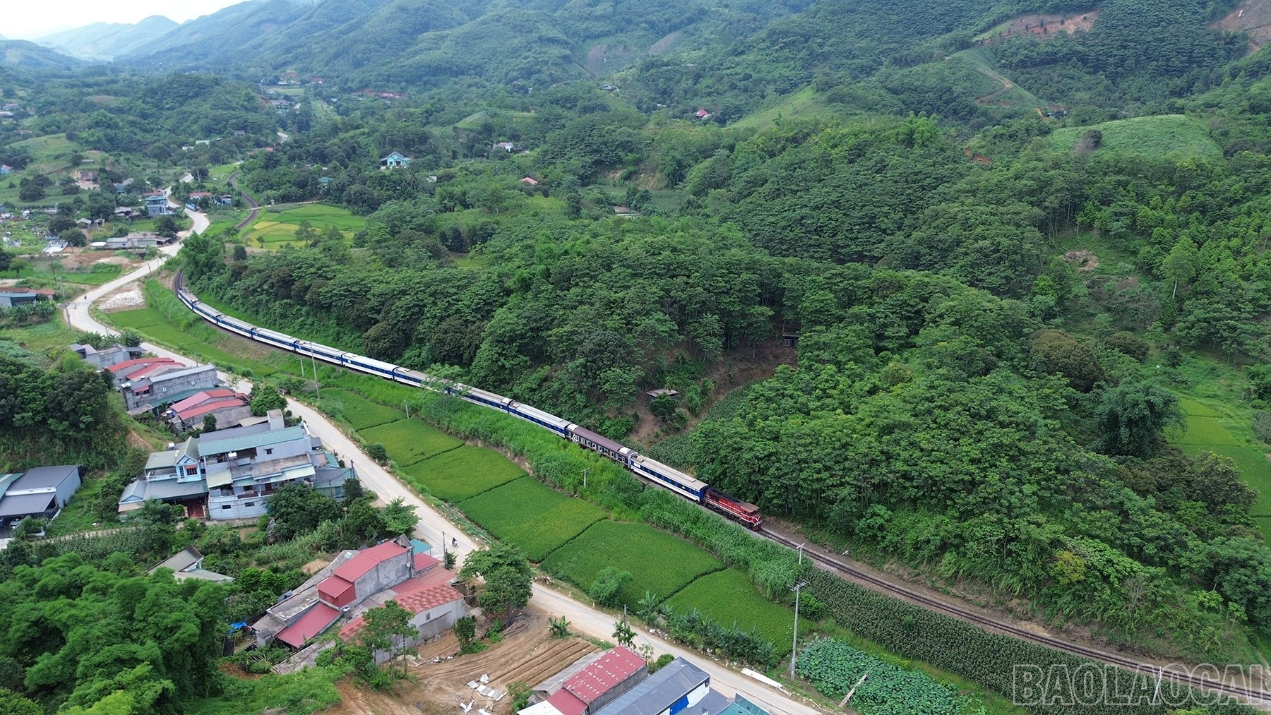 Tương lai Bảo Hà sẽ có đầy đủ các loại hình giao thông. baolaocai-br_dji-0831.jpg