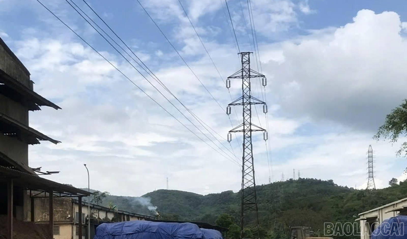 Đảm bảo hành lang an toàn lưới điện góp phần bảo đảm sản xuất, an toàn cho cộng đồng. baolaocai-br_antoandien-1.jpg