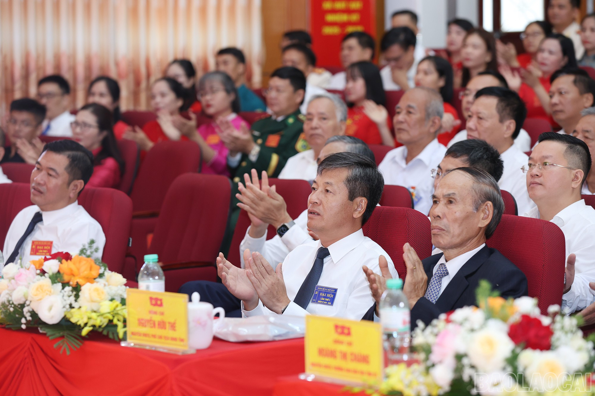 Đồng chí Ngô Hạnh Phúc - Ủy viên Ban Thường vụ Tỉnh ủy, Phó Chủ tịch UBND tỉnh dự Đại hội. baolaocai-br_img-3053.jpg
