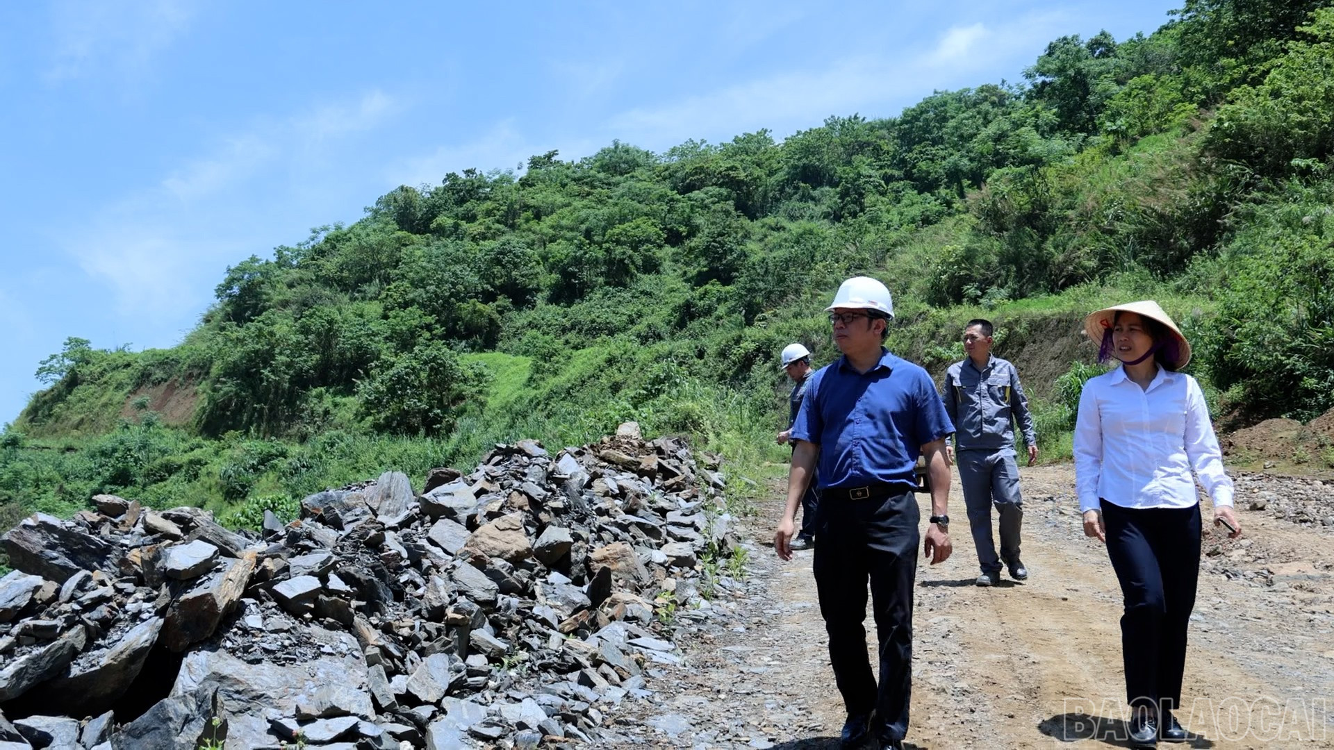 Lãnh đạo Sở Công Thương kiểm tra, đôn đốc triển khai dự án. baolaocai-br_12.jpg