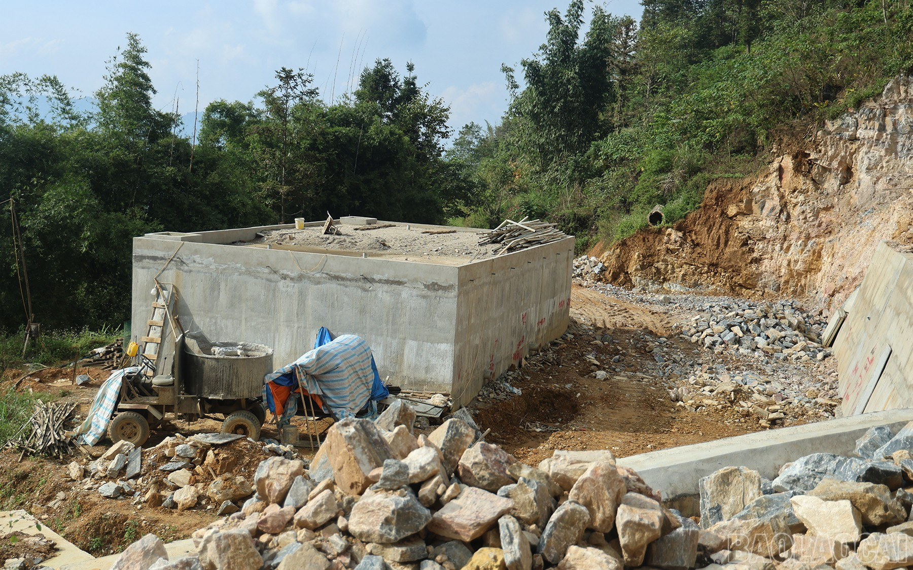 Bể thu hồi Trạm xử lý số 4 đã cơ bản hoàn thành. baolaocai-br_nuoc-sach-15.jpg