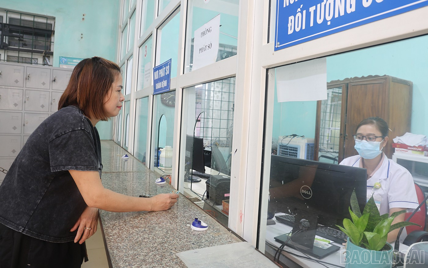 Quy định mới giúp tiết kiệm thời gian cho cả người bệnh và nhân viên y tế. baolaocai-br_bhhh.jpg