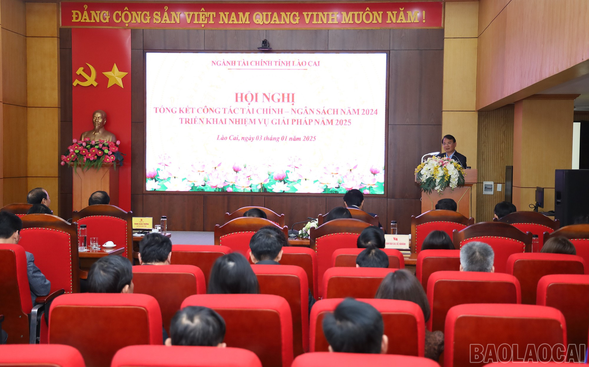 Đồng chí Bí thư Tỉnh ủy đề nghị ngành tài chính chủ động đề xuất giải pháp nuôi dưỡng nguồn thu cho tỉnh. baolaocai-br_img-7000.jpg
