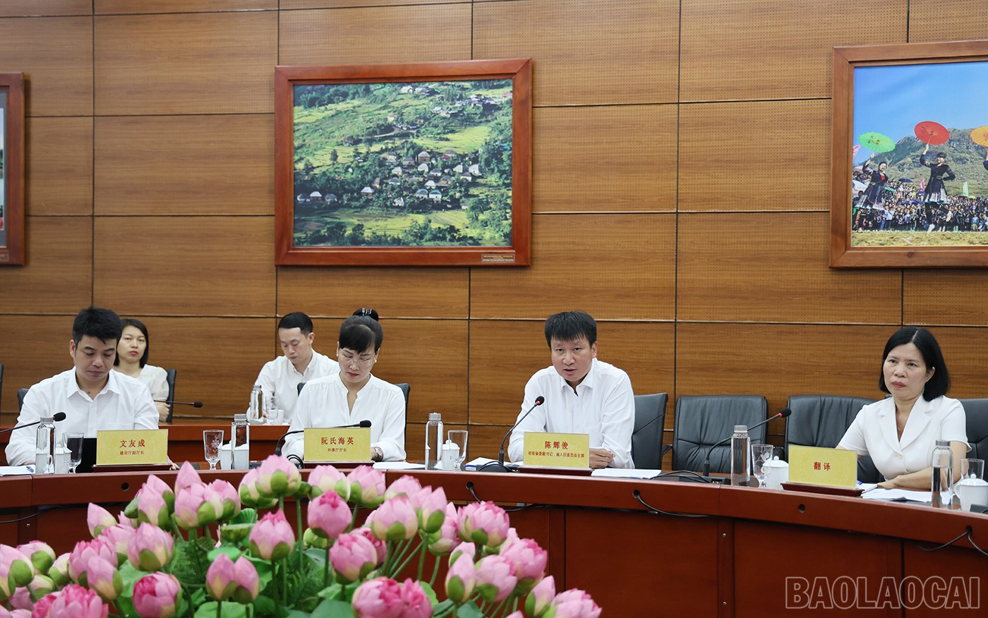 Đồng chí Trần Huy Tuấn, Chủ tịch UBND tỉnh phát biểu tại buổi làm việc. baolaocai-br_img-4329.jpg