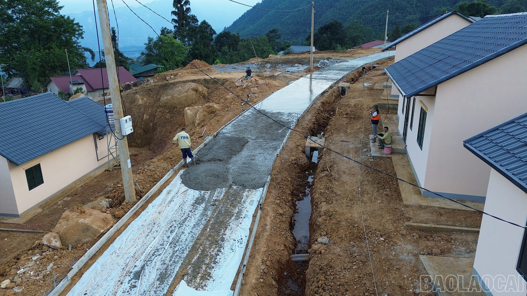 Đơn vị thi công hoàn thiện các hạng mục cuối cùng. baolaocai-br_dji-0079.jpg