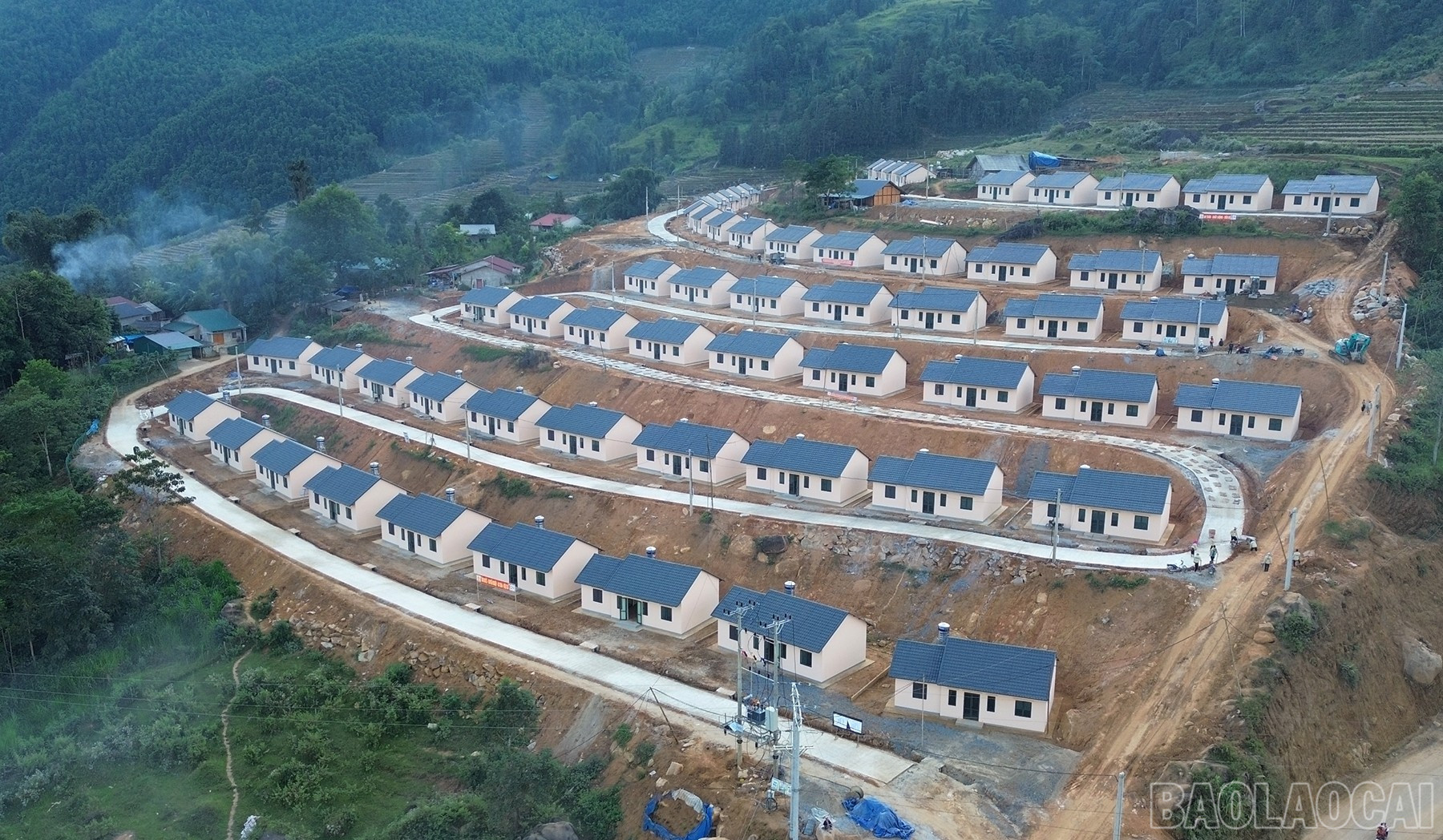 Khu tái định cư nhìn từ trên cao. baolaocai-br_dji-0065.jpg