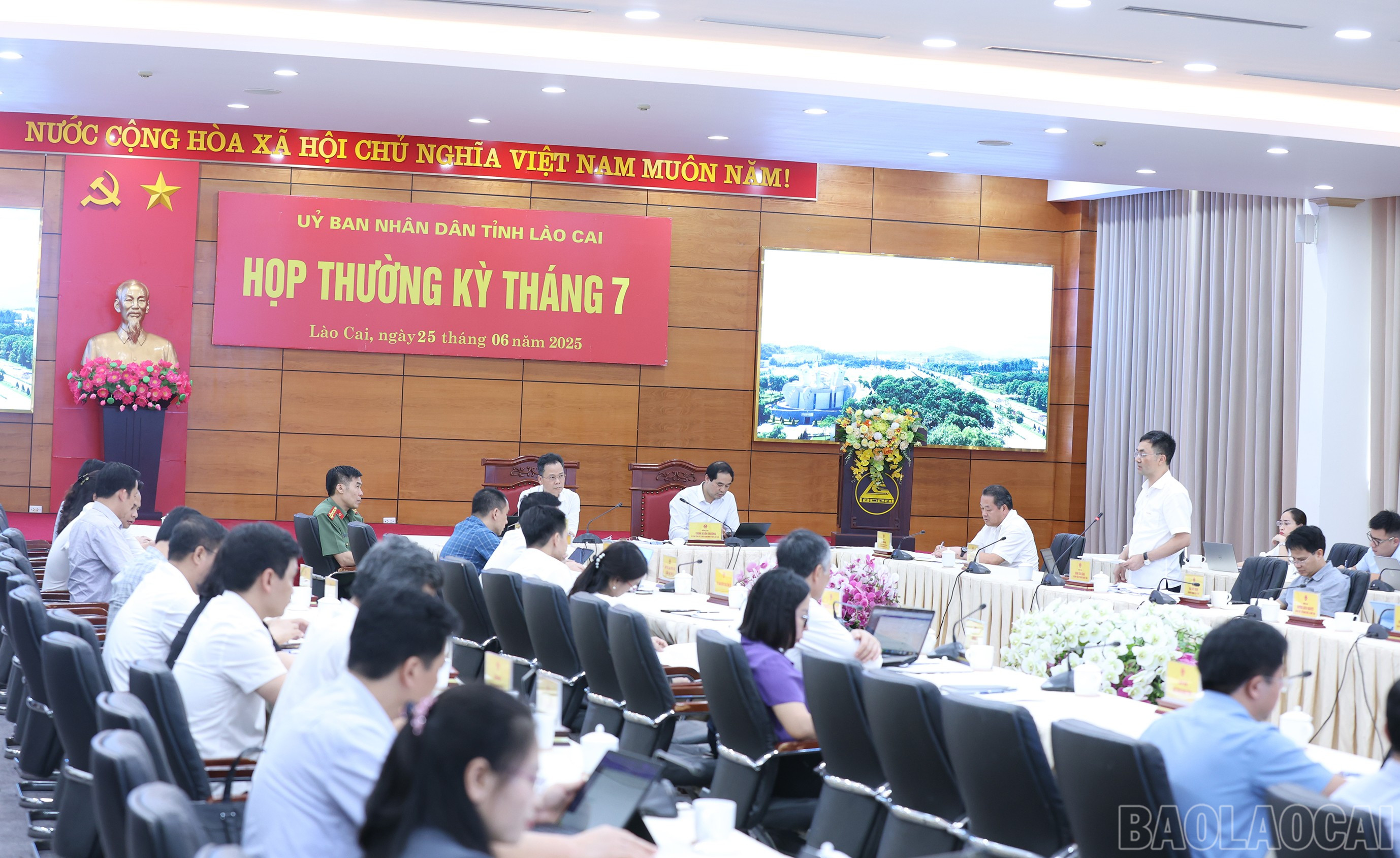 Quang cảnh phiên họp. baolaocai-br_img-0203.jpg