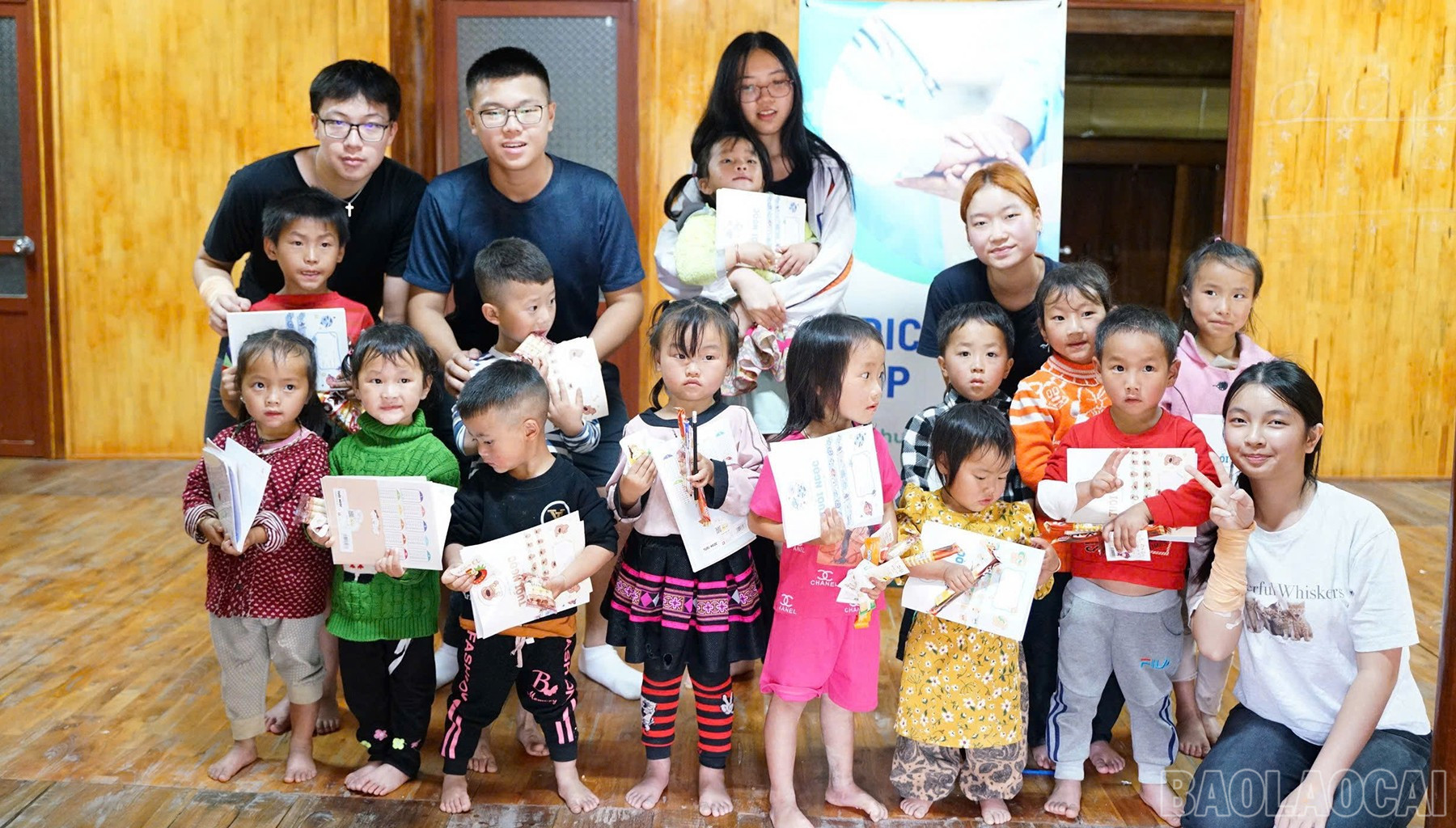 Những hoạt động ý nghĩa của Quỳnh Anh truyền cảm hứng cho nhiều bạn trẻ. baolaocai-br_hs-5.jpg