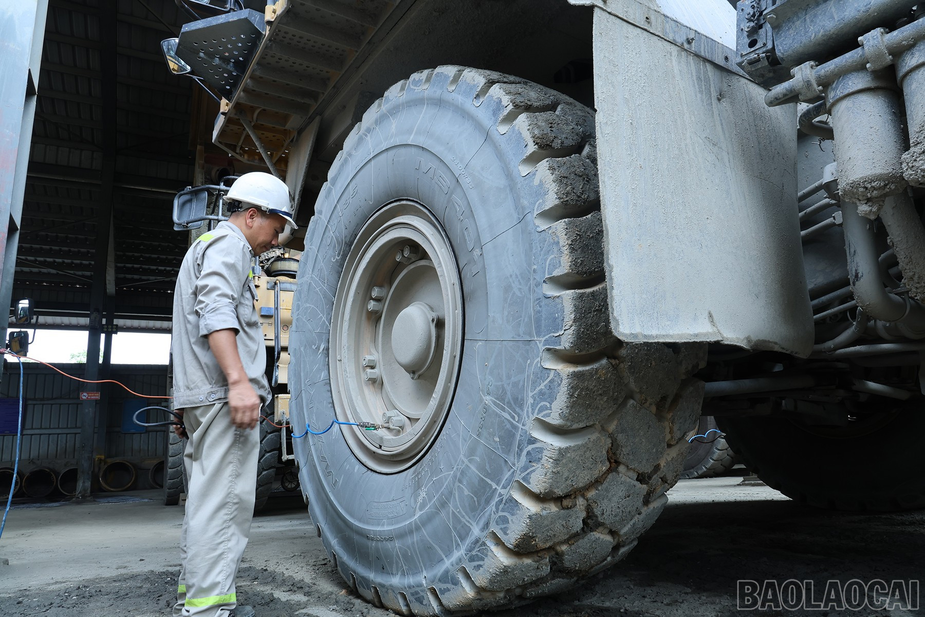 Đường kính bánh xe tới 2,2 m. baolaocai-br_img-7808.jpg