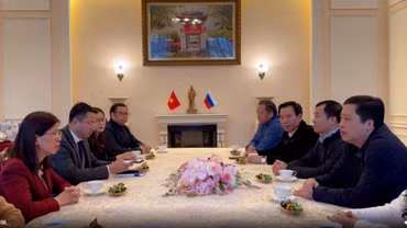 Bí thư Tỉnh ủy Dương Quốc Huy thăm và làm việc với Đại sứ quán Việt Nam tại Liên bang Nga