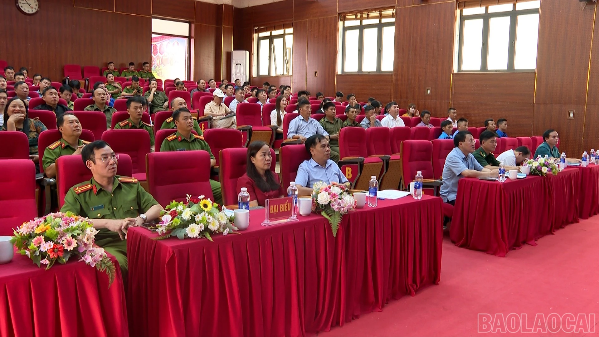 Đại biểu tham dự ngày hội.