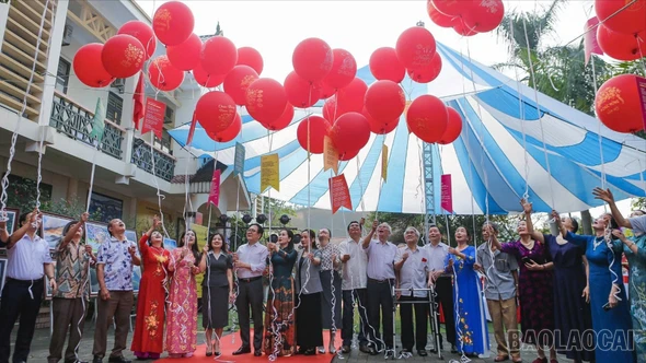 Khi thi ca hòa quyện cùng sắc xuân