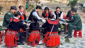 Tô thắm thêm hình ảnh "Bộ đội Cụ Hồ”