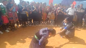 Phụ nữ thay đổi “nếp nghĩ, cách làm” nơi non cao Chế Tạo