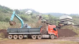 Dự kiến mỗi ngày vận chuyển khoảng 1.600 tấn quặng sắt về Nhà máy Gang thép Lào Cai