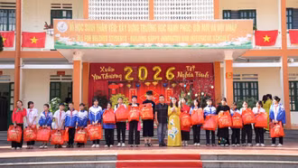 Trường THCS Nam Cường tổ chức chương trình “Xuân yêu thương – Tết nghĩa tình” năm 2026