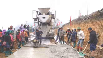 Hiến 670 nghìn m² đất, nông dân góp sức mở rộng hàng trăm km đường nông thôn