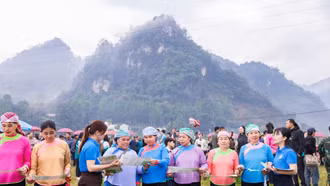 Tăng cường tuyên truyền chính sách BHXH, BHYT qua các lễ hội