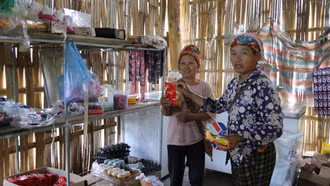 Cuộc sống dần trở lại bình thường ở Cán Tỷ sau lũ dữ