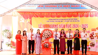 Đồng chí Phó Bí thư Thường trực Tỉnh ủy Vũ Xuân Cường dự lễ khai giảng năm học mới tại xã Gia Phú