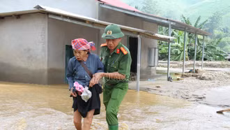 Được di dời kịp thời trước mưa lũ, 452 người dân Lào Cai thoát khỏi hiểm nguy sinh tử 