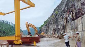 Khẩn trương khắc phục để sớm đưa các nhà máy thủy điện hoạt động trở lại