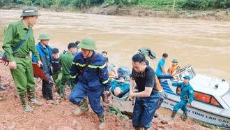 [Ảnh] Những hình ảnh xúc động trong công tác cứu hộ, cứu nạn tại Nậm Lúc