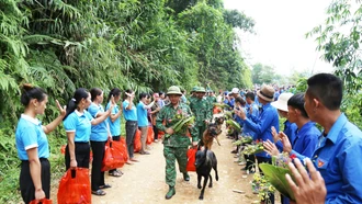 Chia tay lực lượng tìm kiếm cứu hộ, cứu nạn rời Nậm Tông