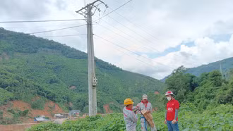 Toàn tỉnh còn 6 thôn chưa có sóng di động, 72 thôn chưa có điện sau ảnh hưởng của bão số 3
