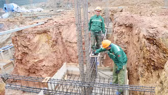 Trên công trường biên giới Pha Long