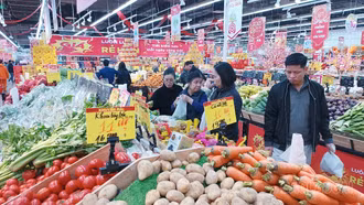 Tổng mức bán lẻ hàng hóa và doanh thu dịch vụ tháng 1/2025 tăng nhẹ so với cùng kỳ năm 2024