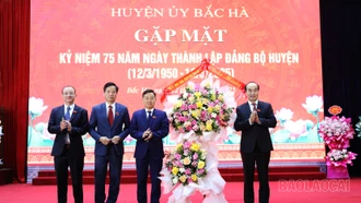 Gặp mặt kỷ niệm 75 năm Ngày thành lập Đảng bộ huyện Bắc Hà