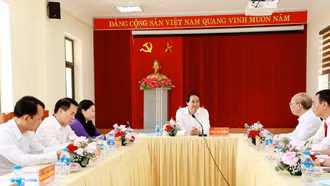 "Nhà trường phải có mục tiêu phấn đấu cao, xa hơn thực tế hiện nay"