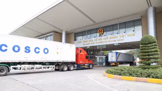 Xuất - nhập khẩu tại Cửa khẩu Kim Thành thông suốt trong kỳ nghỉ lễ