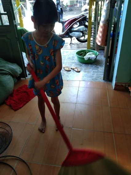 Vì sao có tục kiêng quét nhà, đổ rác vào mùng 1 tết? ảnh 1