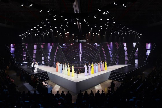 Người đẹp Nguyễn Thị Ngọc Châu đăng quang Hoa hậu Hoàn Vũ Việt Nam 2022 ảnh 3