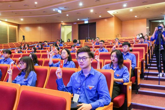 Nam sinh Lào Cai dẫn thời sự: Đảng viên trẻ đầy tài năng và nhiệt huyết ảnh 10