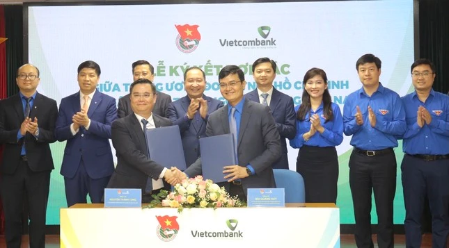 Sẽ trao hơn 7,5 tỷ đồng học bổng tiếp sức sinh viên nghèo và 'Dũng sĩ nghìn việc tốt' ảnh 1