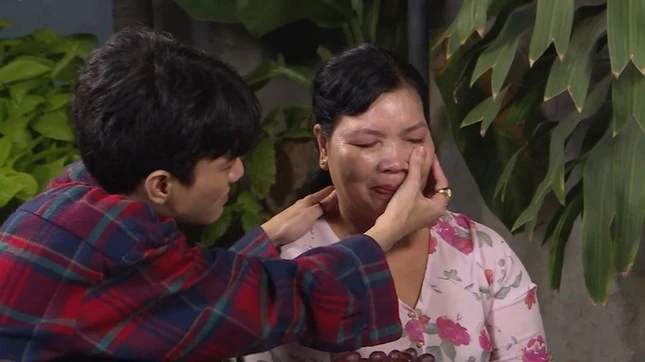 Từ cậu bé nhặt ve chai thành streamer triệu người theo dõi ảnh 4